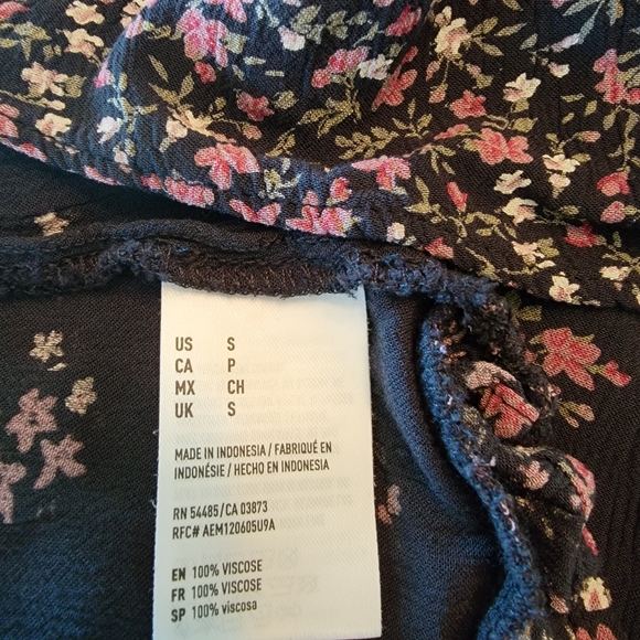 American Eagle Outfitters spaghetti strap shirt - Picture 4 of 5